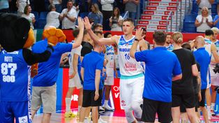 Anwil pokaże nowe stroje w Hali Mistrzów. Kibice zagrają z Rottweilerami dla Arturka