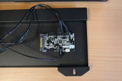 Kontroler obudowy to zasadniczo prosta płytka PCB.