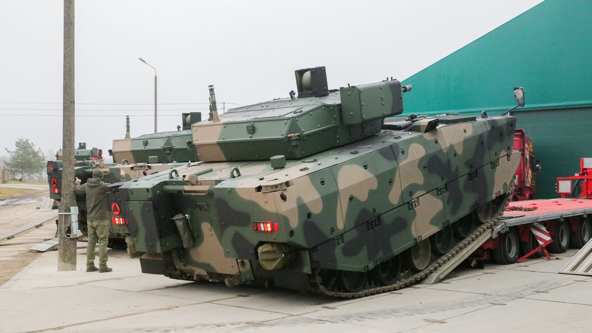 Polska zwiększa wydatki na obronność. Pieniądze wypływają z kraju