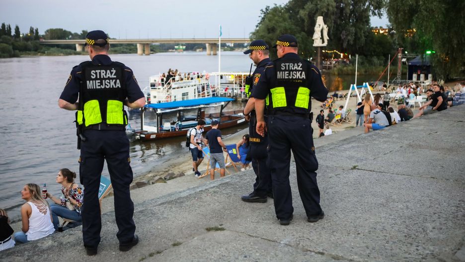Mandat w wakacje. Nie tylko na plaży