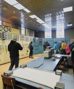 Bytom. Wyjątkowe zwiedzanie. Elektrociepłownia Szombierki ma 100 lat. Wzbudza zachwyt, ale niszczeje