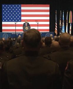 Tak "powitali" Donalda Trumpa generałowie. Prezydent z pretensjami