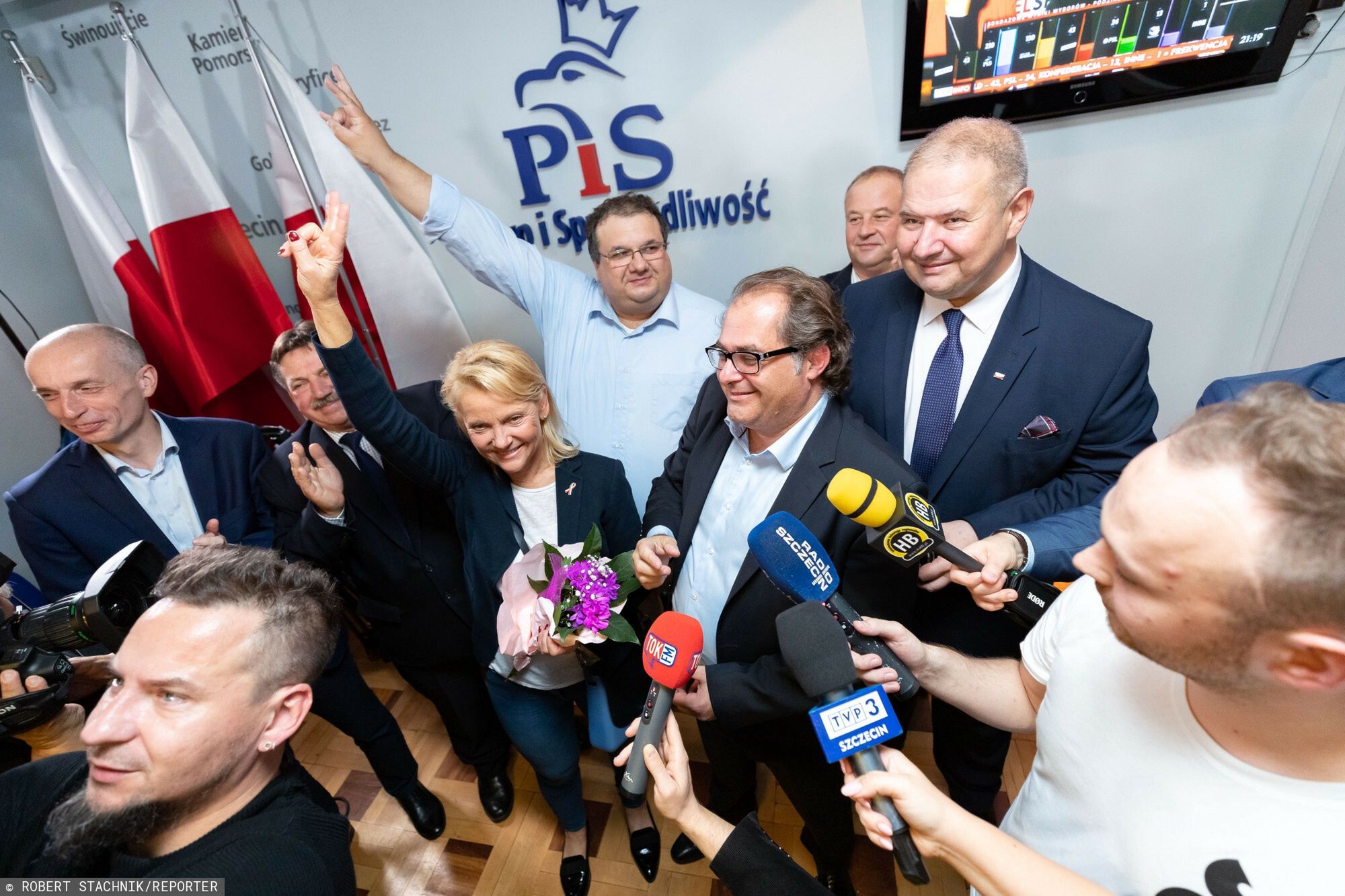 Wiecz�r wyborczy PiS w Szczecinie13.10.2019 Szczecin. Wieczor wyborczy PiS w Szczecinie   N/Z Pawe? Mucha, Malgorzata Anna Jacyna-Witt, Marek Grobarczyk, Krzysztof Zaremba, Artur Szlabawka, leszek Dobrzynski.  Fot. Robert Stachnik/REPORTERRobert Stachnik