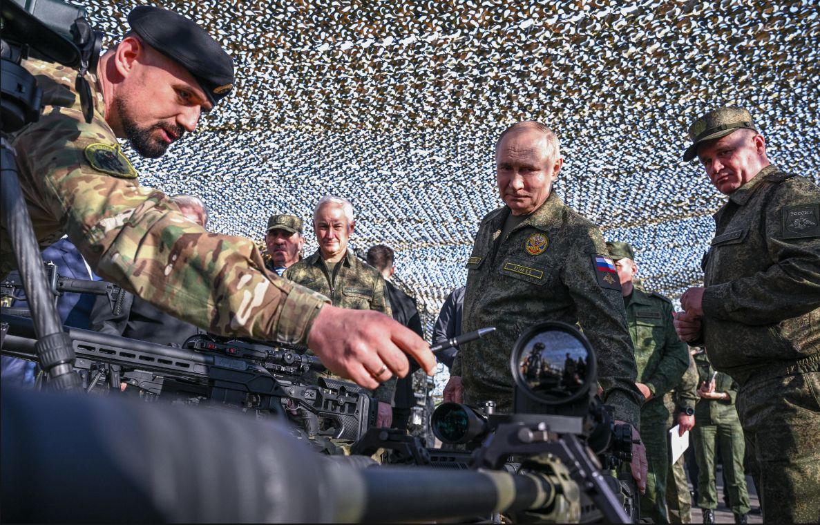 Rozpoczyna się główny etap manewrów Zapad-2025. Putin na miejscu