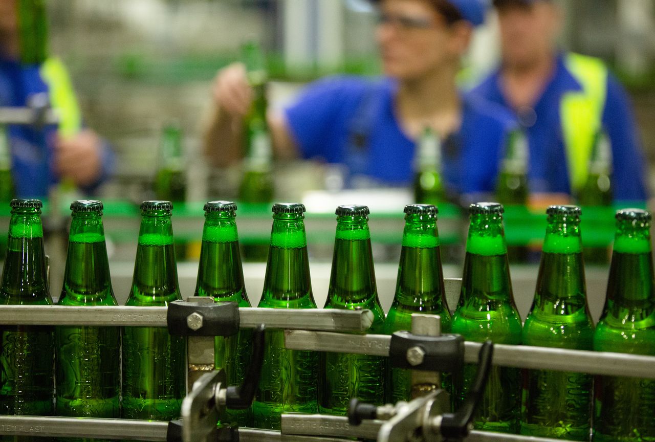 Putin seizes control of Carlsberg in Russia, bosses detained