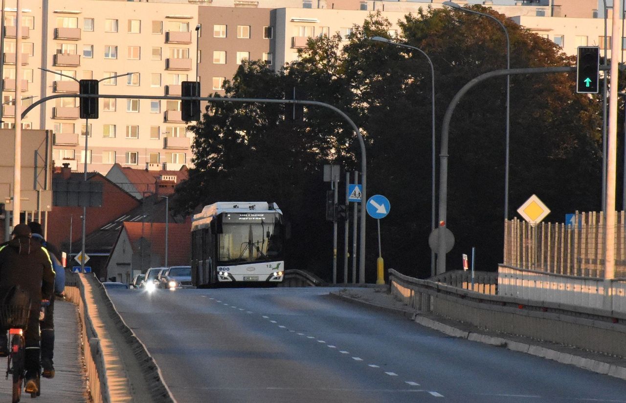 Malbork: MZK liczy pasażerów, by sprawdzić, ilu jest spoza miasta. Wraca pytanie, czy bezpłatne przejazdy powinny być tylko dla mieszkańców