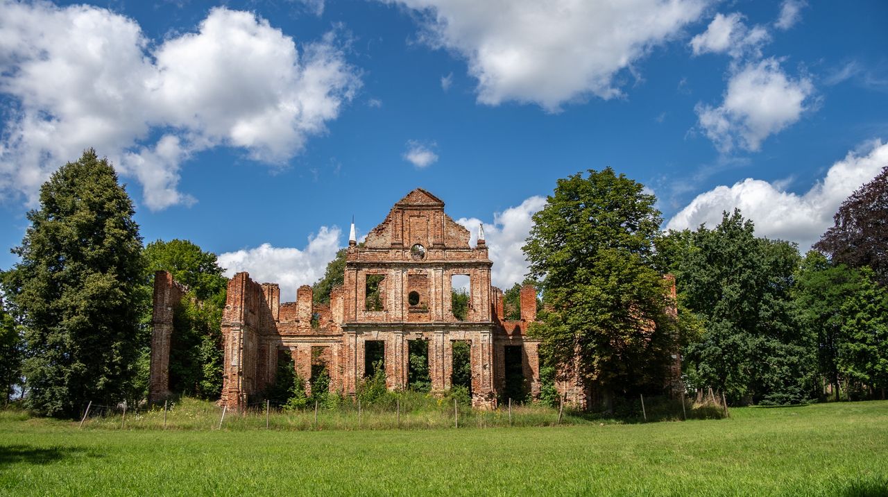 Kłębowiec. Pałac, który wciąż czeka