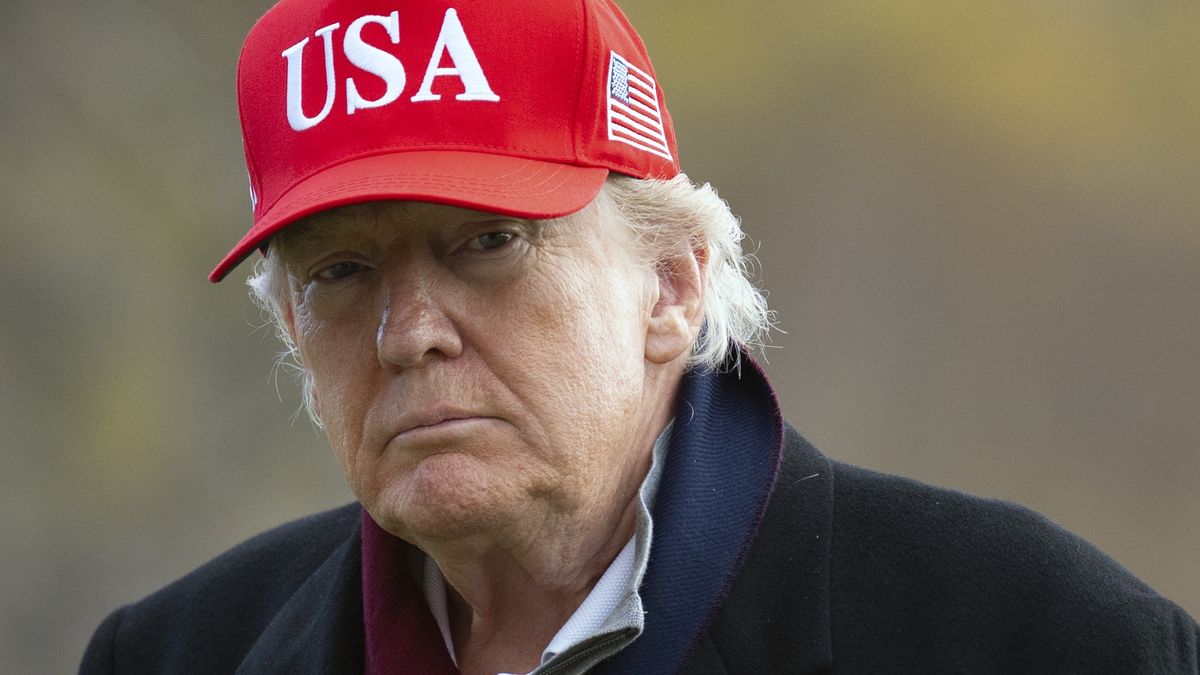 WASHINGTON, DC - NOVEMBER 22: U.S. President Donald Trump arrives on the South Lawn of the White House on November 22, 2025 in Washington, DC. Trump visited Joint Base Andrews in Prince Georges County Maryland to tour the golf course located on the base. (Photo by John McDonnell/Getty Images)