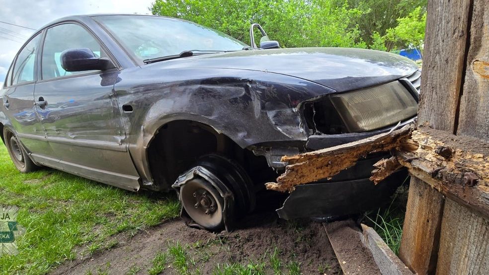 Brak opony nie przeszkadzał kierowcy w jeździe