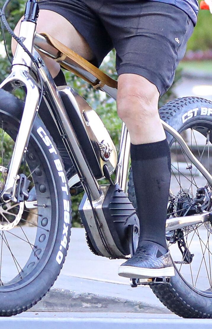 Arnold Schwarzenegger "przyłapany" na pocałunkach z kolejną kobietą