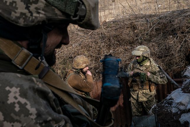 Ukraińscy żołnierze na północ od Doniecka.