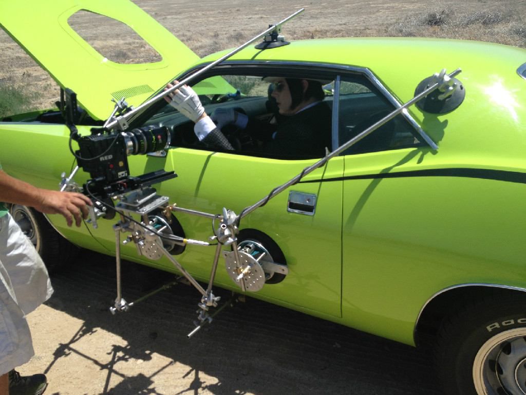 Jack White i Plymouth Barracuda (Fot. Vintage Customs L.A.)