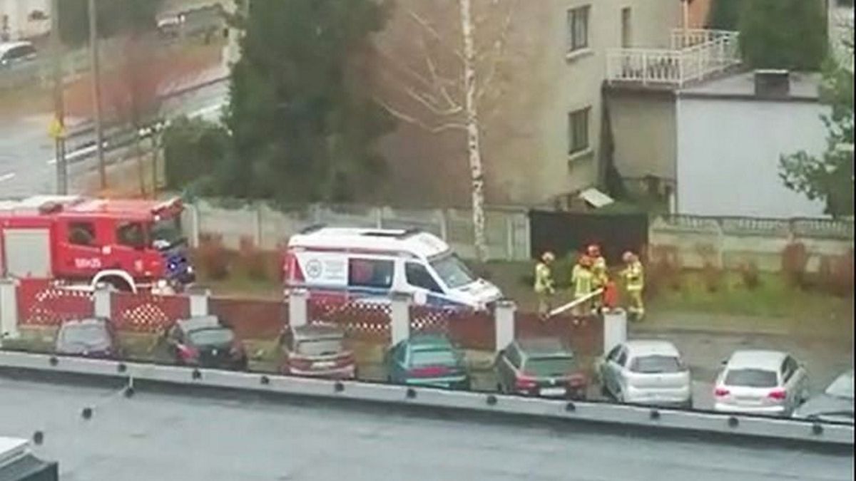 Karetkę zatrzymała zepsuta bramka. Mężczyzna zmarł w szpitalu