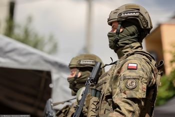 Wielu chętnych na wakacje z wojskiem. Wiemy, ile można zarobić