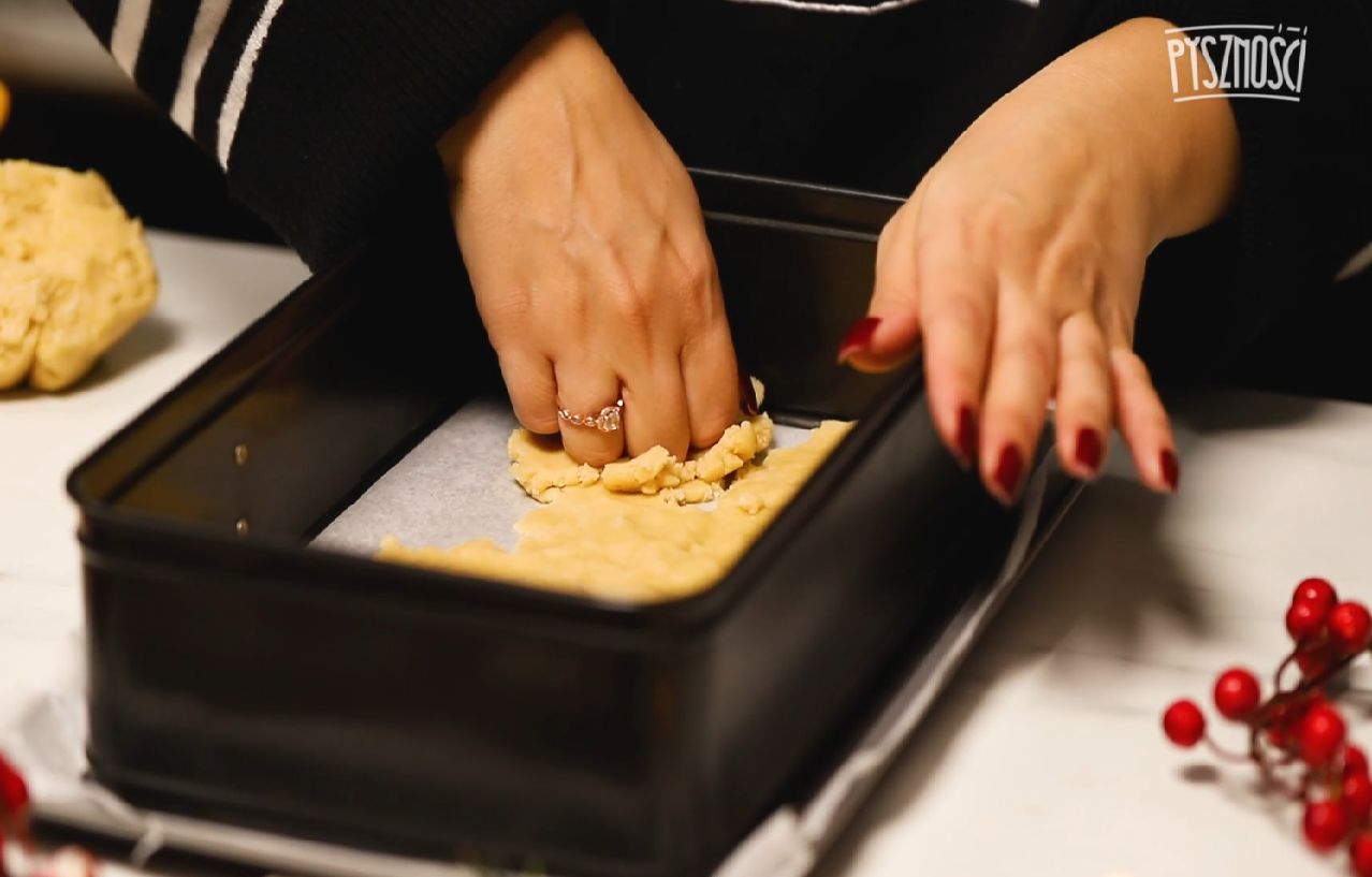 Honey brittle cake layers