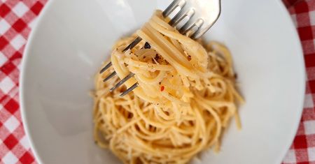 Obiad w 15 minut, który smakuje jak we włoskiej restauracji. Tylko 4 składniki