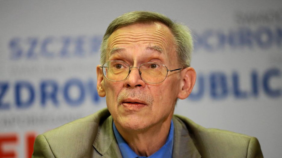 Koronawirus. Przed nami polska mutacja? Na zdjęciu wirusolog prof. Włodzimierz Gut