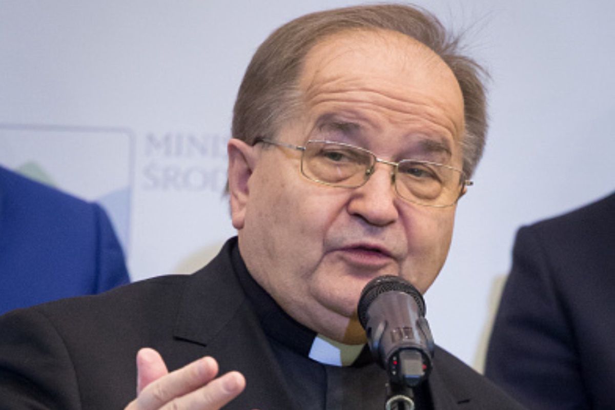 Fundacja założona przez ojca Tadeusza Rydzyka miała paść ofiarą nękania. Zakonnik może jednak liczyć na wsparcie
