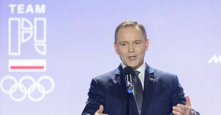 Gwizdy pod adresem Vance'a. Nawrocki "klaskał wszystkim"