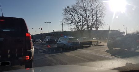 Lublin: Zatrzymała się przed skrzyżowaniem, wjechała w nią kierująca audi