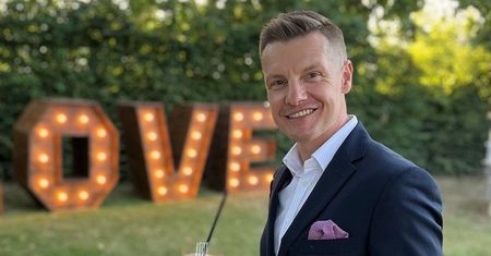 Rafał Mroczek jest na pielgrzymce... z dziennikarką katolickiej redakcji TVP