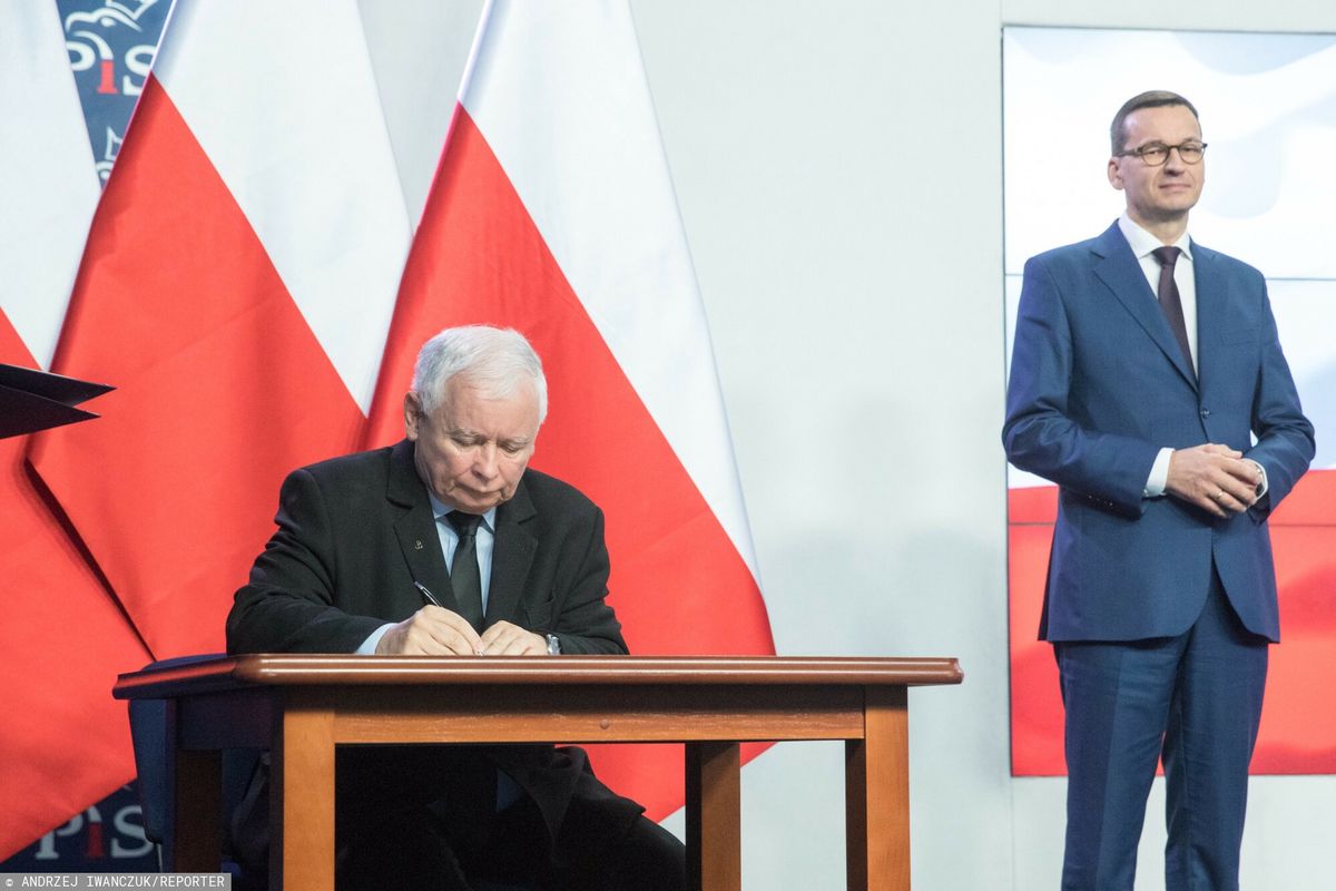 Szczepionka na COVID. Jarosław Kaczyński i Mateusz Morawiecki zarządzają polityczną mobilizację