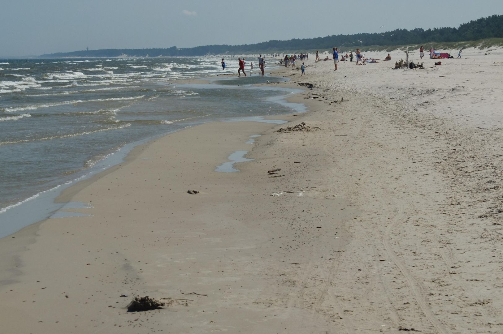 Makabryczne odkrycie na plaży w Łebie. Turyści znaleźli zwłoki kobiety