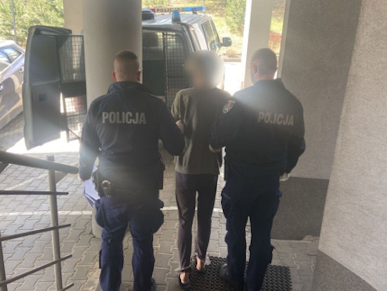 Olkusz: 27-letni wnuk pobił babcię. 85-latka doznała licznych złamań i urazów