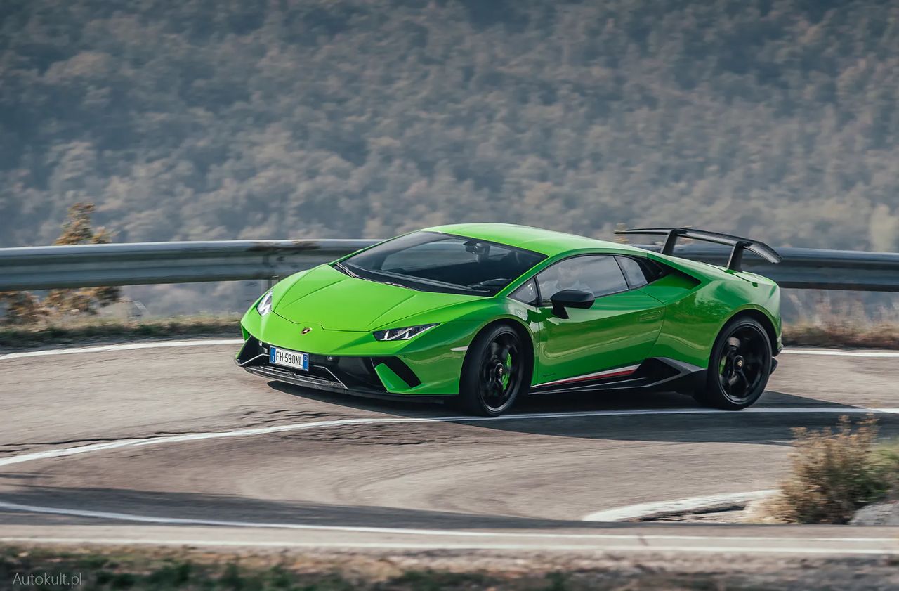 Następca Huracána będzie plug-inem. Lamborghini zdradza szczegóły