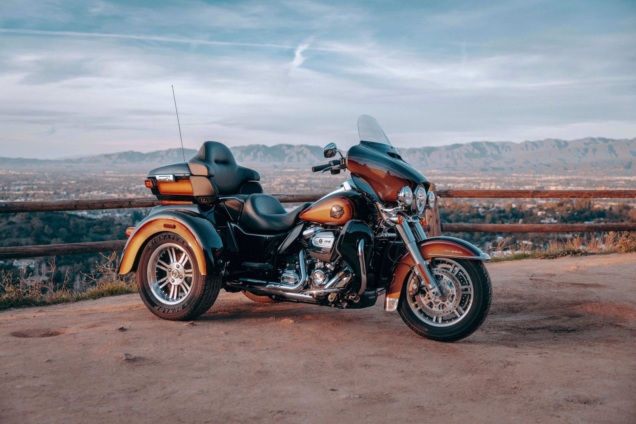 Harley-Davidson Tri Glide Ultra Enthusiast Tobacco Fade
