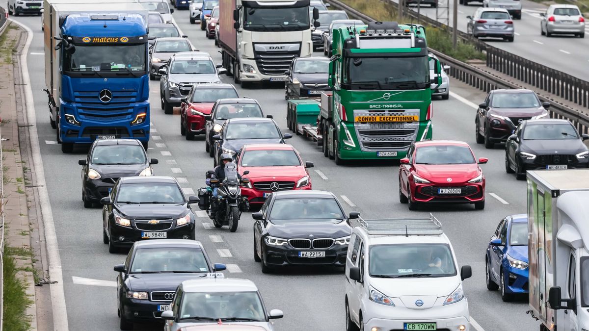 East News archiwum 2025
Fot. Adam Burakowski/East News, 25.07.2025. Warszawa, rondo Ofiar Zbrodni Katynskiej. Widok na trase S8. Korek samochodowy.
Adam Burakowski