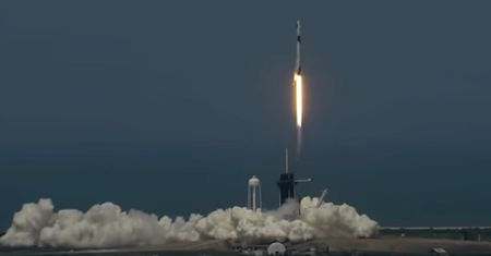 NASA i SpaceX przekładają datę misji Crew-1. Rakieta Falcon 9 z problemami