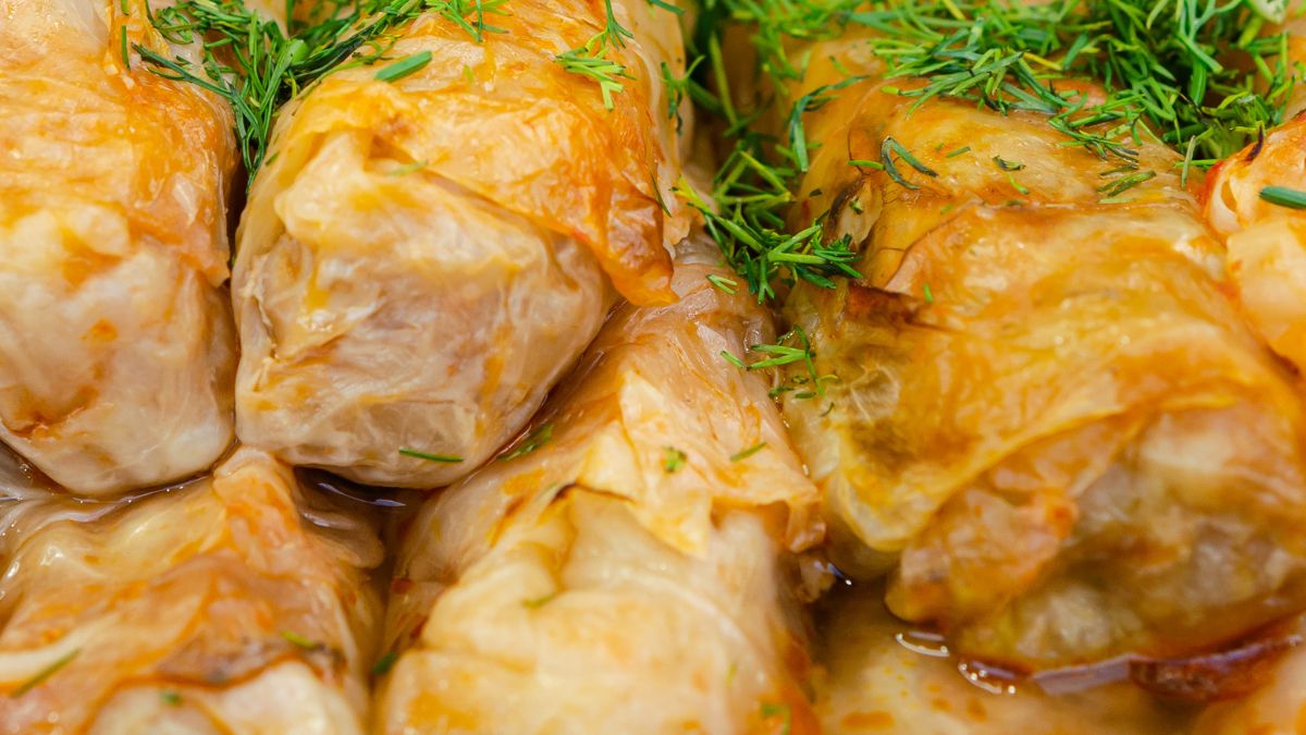 Gołąbki z kiszonej kapusty są kruche i wyraziste 