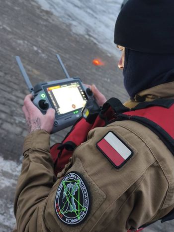 Słupsk: Wyszedł nocą z imprezy w samej koszuli, by pokonać prawie 40 km