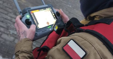 Słupsk: Wyszedł nocą z imprezy w samej koszuli, by pokonać prawie 40 km