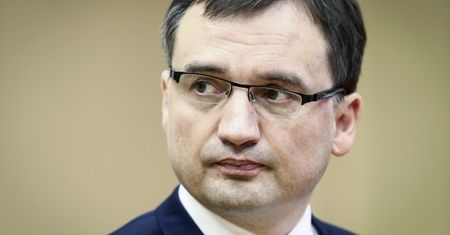 Prześwietleni. Dziennikarze ujawniają, jakim majątkiem dysponują Ziobro i jego żona