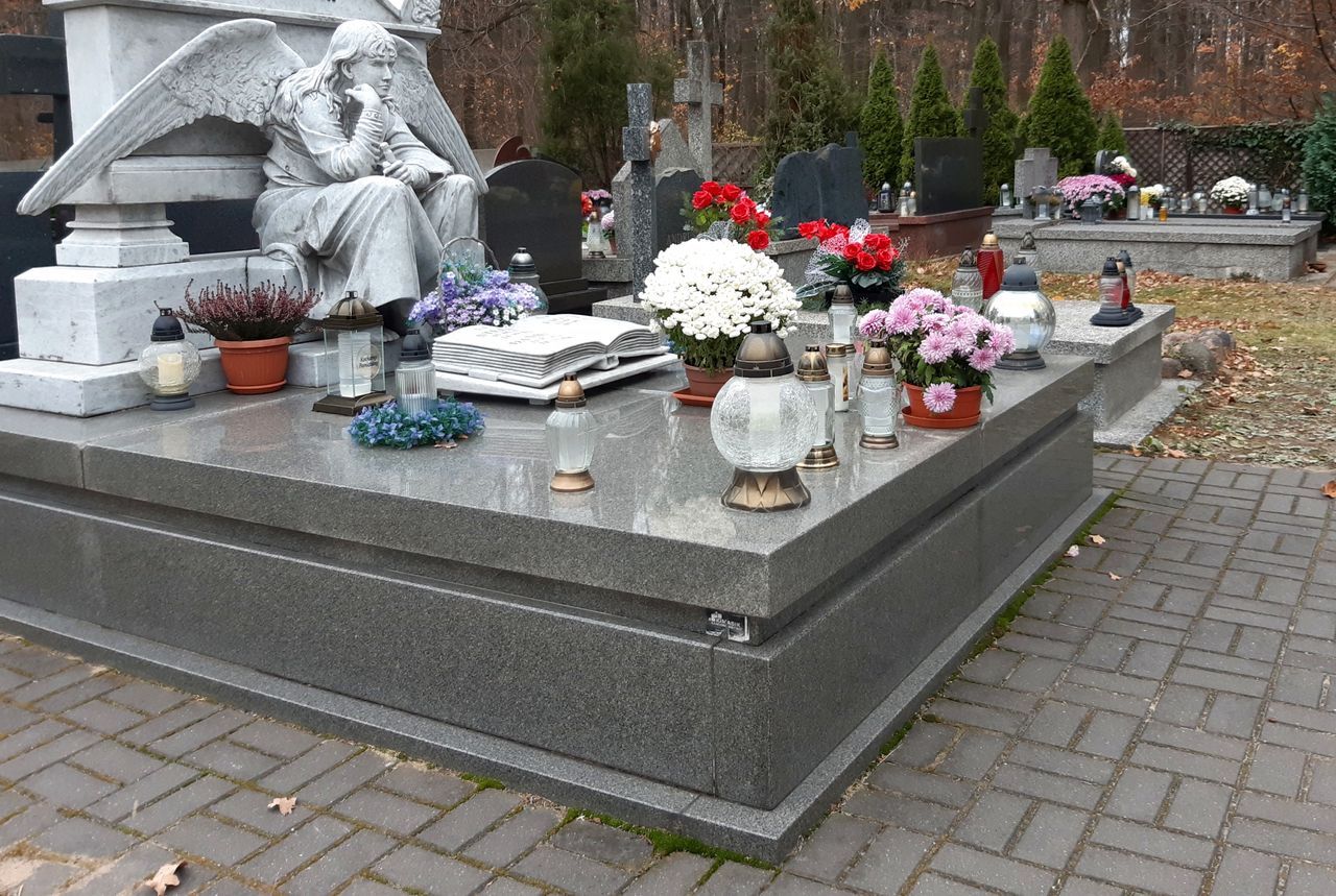 Prawo do nagrobka przejdzie na cmentarze. Kościół jest przeciw