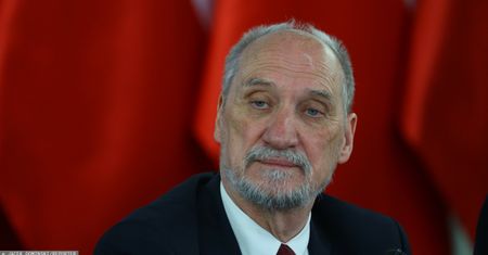 Macierewicz z Orderem Orła Białego. Prezydent odznaczy szefa podkomisji smoleńskiej
