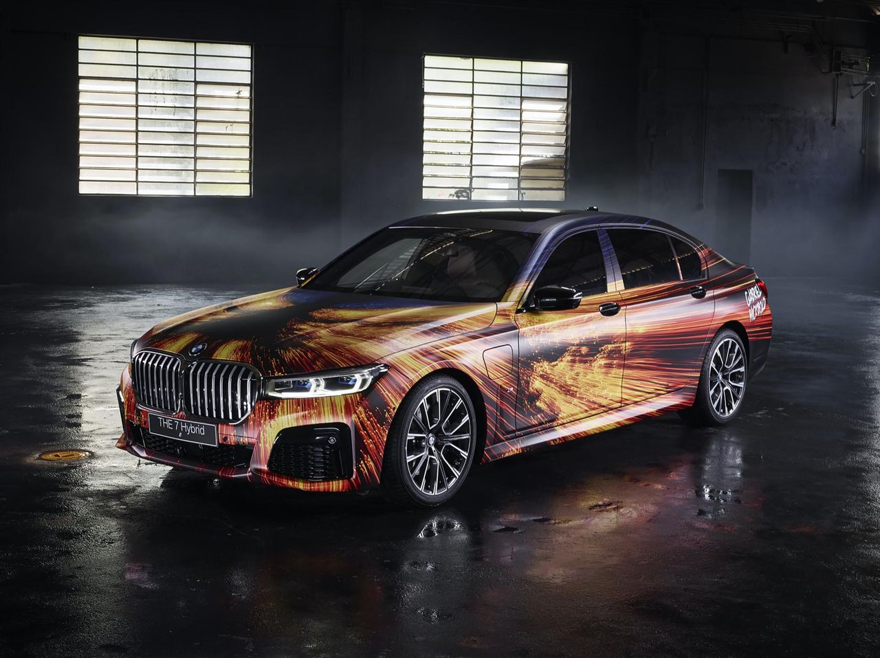 BMW Serii 7 Art Car zyskało ciekawe malowanie, ale nadal ma za duży grill