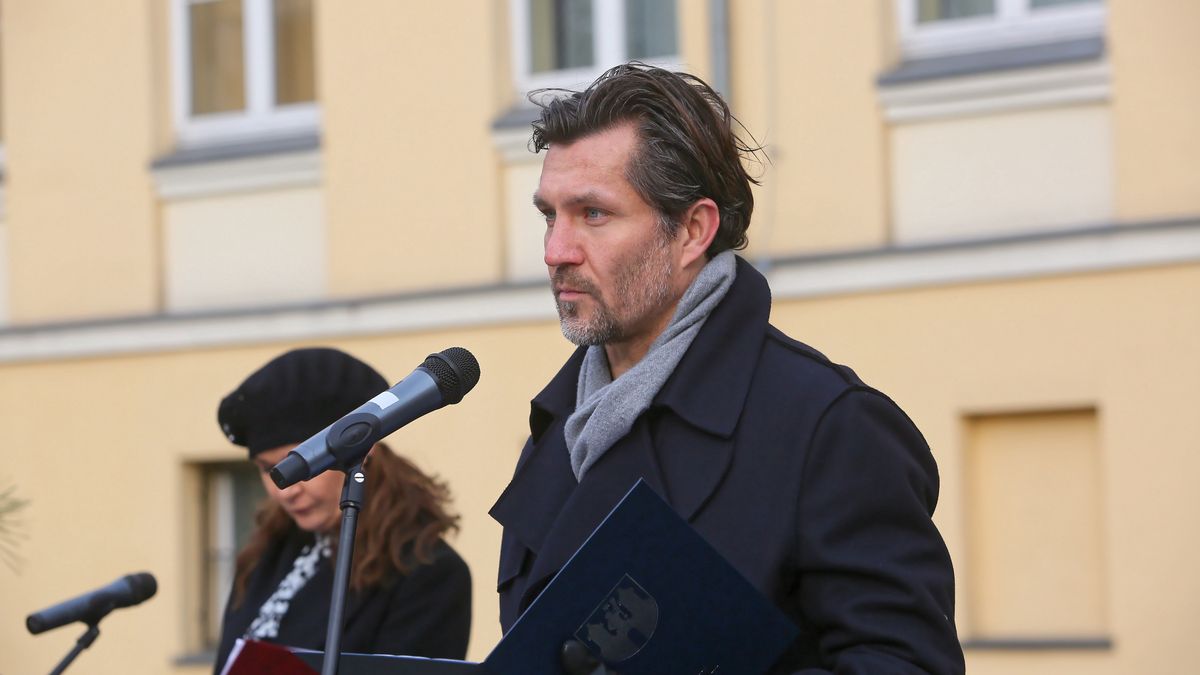 Prezydent Krystian Kinastowski (na zdjęciu) po remoncie biura pokusił się o nowe auto.