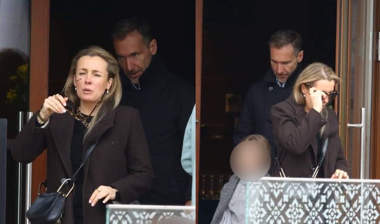 Piotr Kraśko z żoną i córką w restauracji