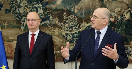 Efekt "afery wizowej" widać jak na dłoni. Rząd przymknął drzwi migrantom