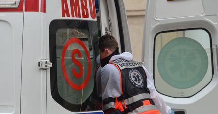 Rybnik. Przez awarię bramki karetka nie mogła dotrzeć do pacjenta, 74-latek nie żyje