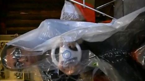 Japończyk w worku próżniowym gra w Mario Kart [wideo] 1