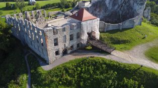 Rabsztyn: Tajemnice zamku. Nie tylko turyści snują się po komnatach, piwnicach i korytarzach