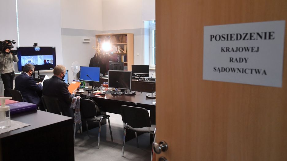 Skandal w KRS. Zapadła decyzja ws. głosowania sędziego Zbigniewa Łupiny 