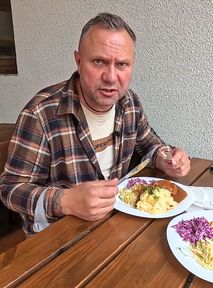 Tomasz Strzelczyk postrachem oszustów nad morzem. To nowy Książulo?