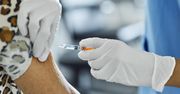 Szczepienia "starzeją się" i dają coraz słabszą ochronę. "Możemy się obudzić z ręką w nocniku"