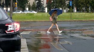 Zagrzmi i popada na Dolnym Śląsku. IMGW ostrzega przed burzami