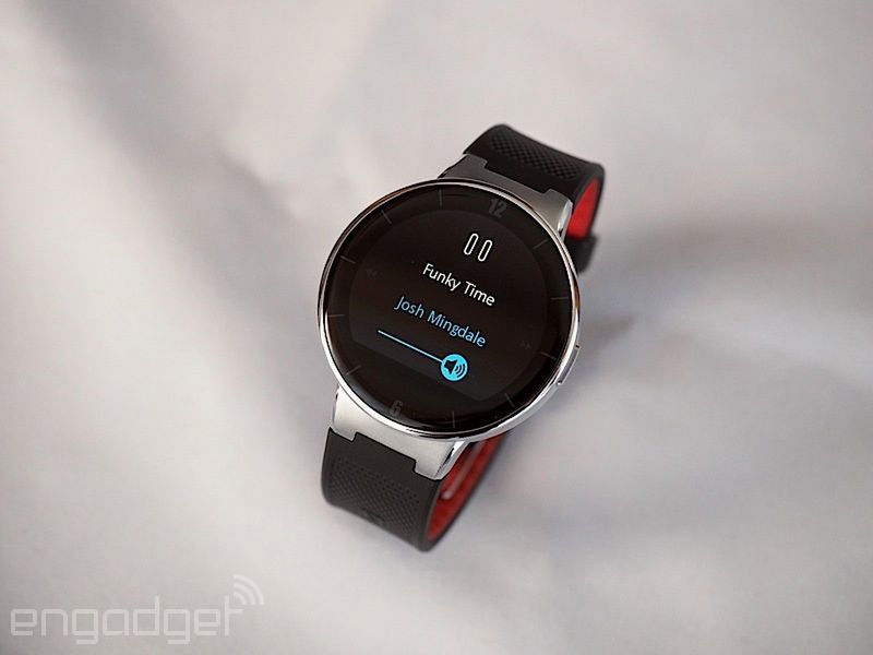 W skrócie: Xperia Z4, niedrogi zegarek Alcatela z okrągłym ekranem i LG G Watch R na wideo 7